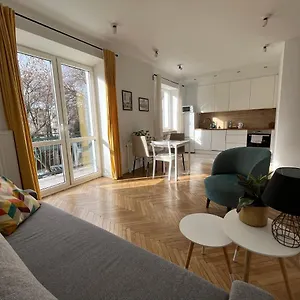 Apartament Charming In Old Mokotów, Warszawa